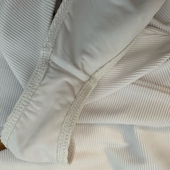 NWT Beach Riot Women's Carlie One Piece Asymmetrical Swimsuit - White XS - Picture 8 of 10